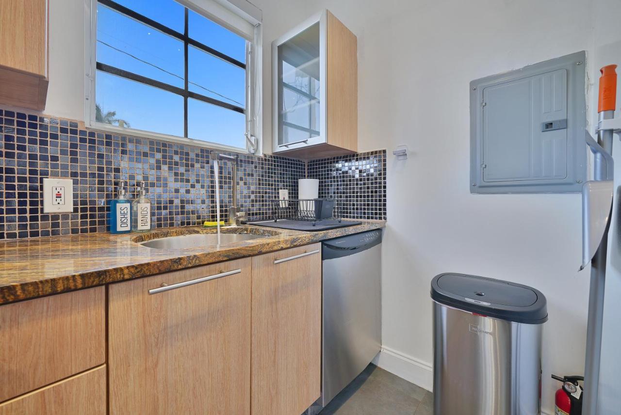 Large & Bright Sleep Up To 8 Only 2Min From Ocean! Leilighet Miami Beach Eksteriør bilde